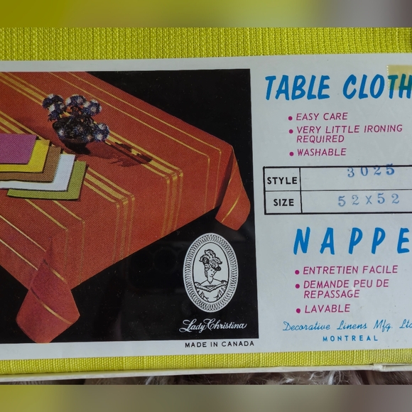 Lady Cristina set of Yellow Linen Tablecloth and 4 Napkins - Picture 4 of 13